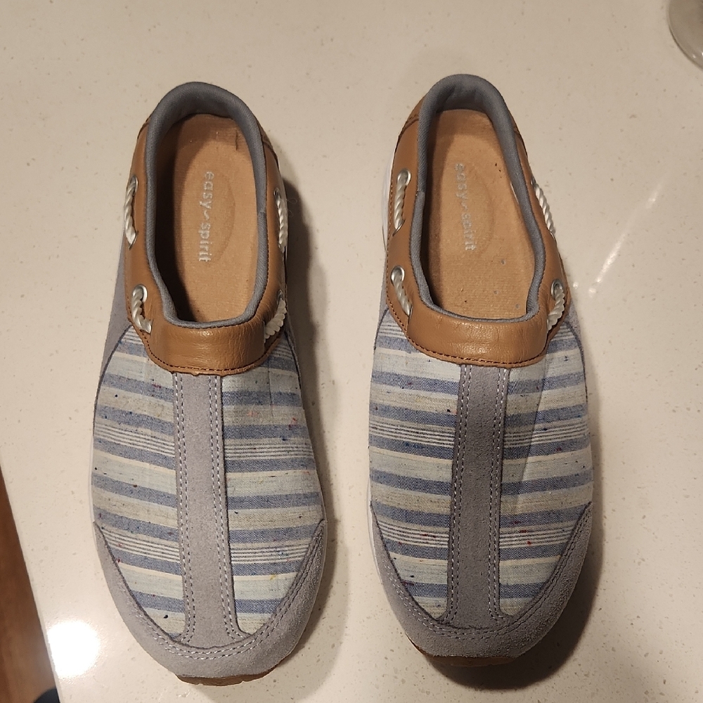 Easy Spirit Blue and Tan Mules Comfortable Slip-On Design (Wide)